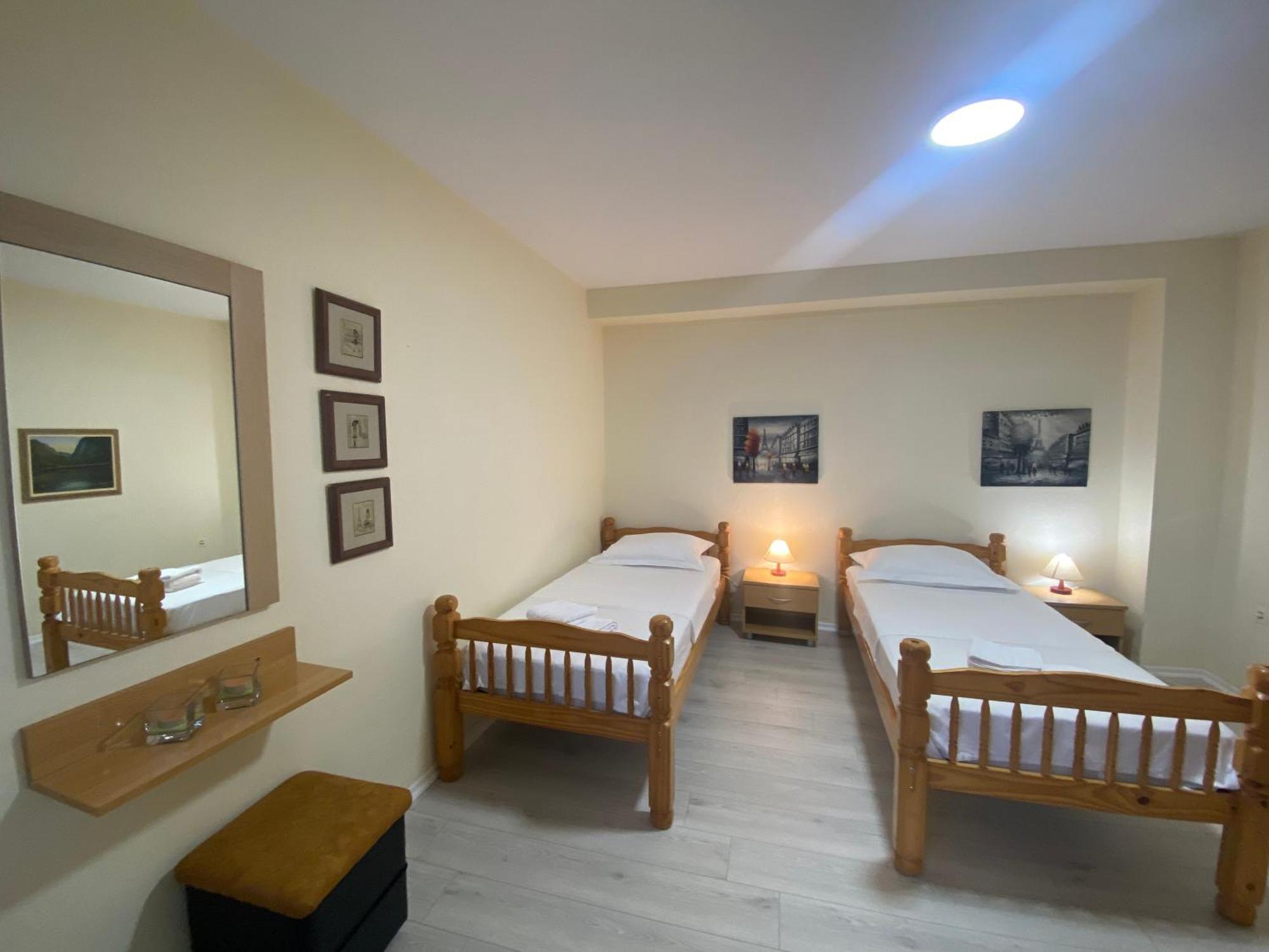 Dani Two Bedroom Home In Center Of Tirana Exterior foto